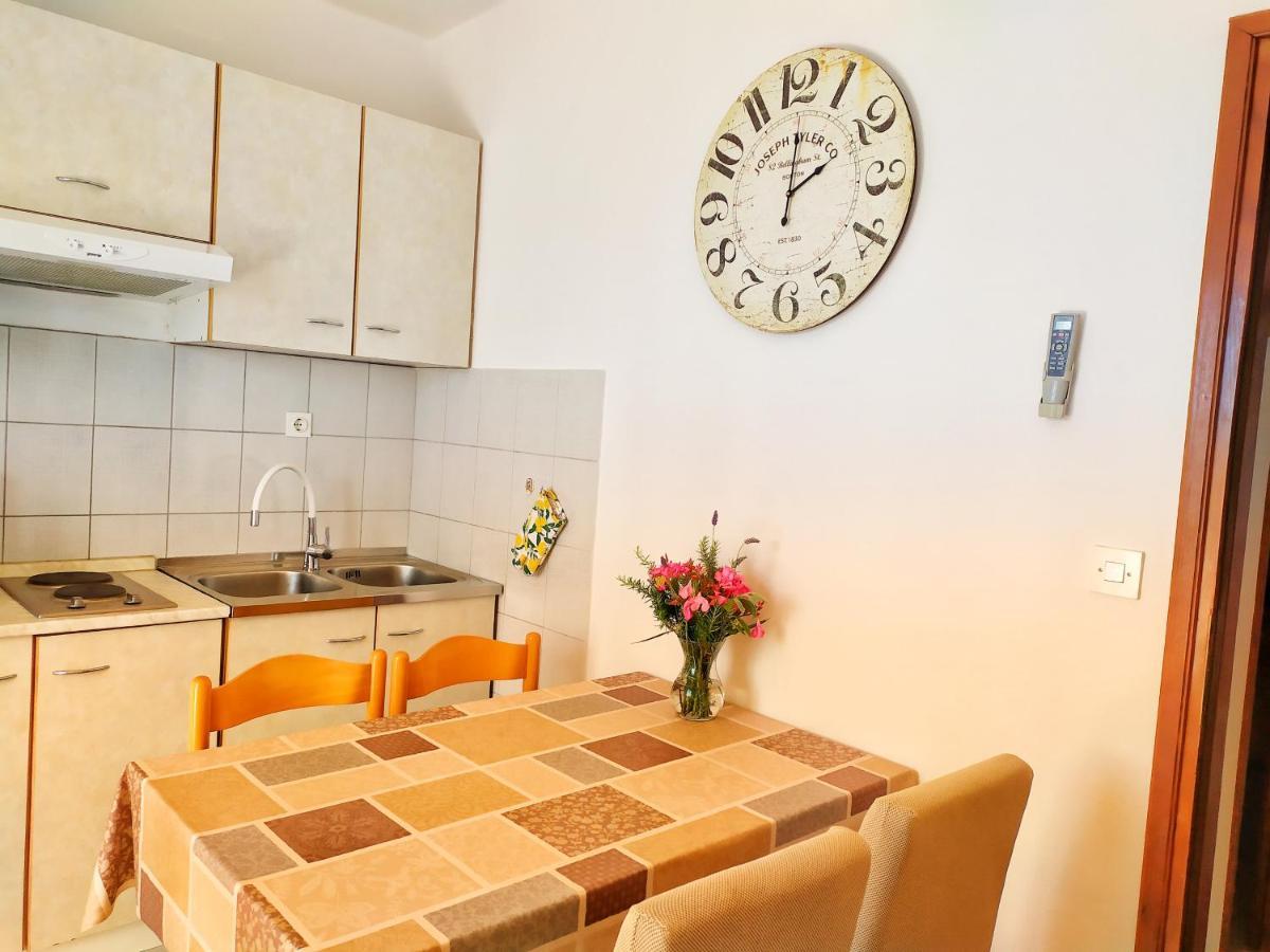 Cozy Apartments Danica Novalja With Terrace - First Floor Exterior foto