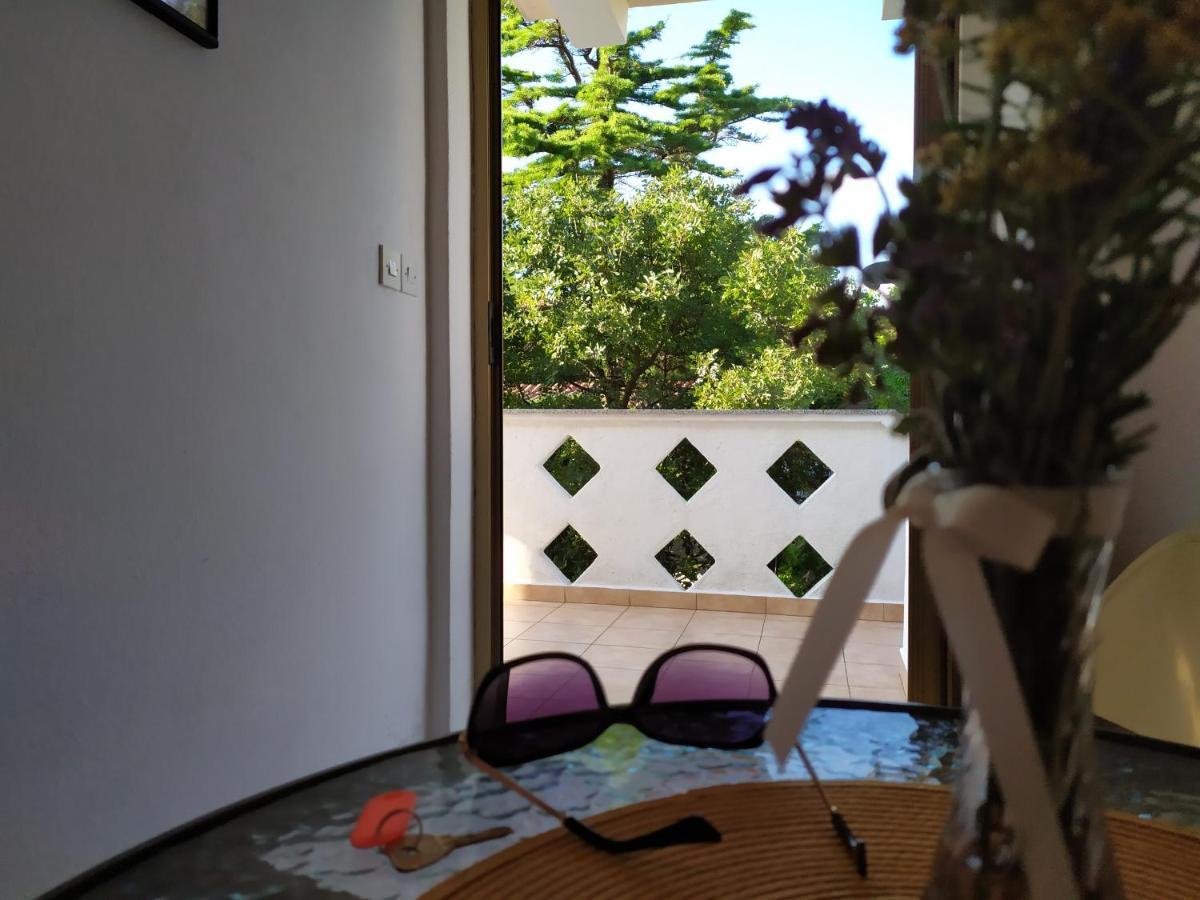 Cozy Apartments Danica Novalja With Terrace - First Floor Exterior foto